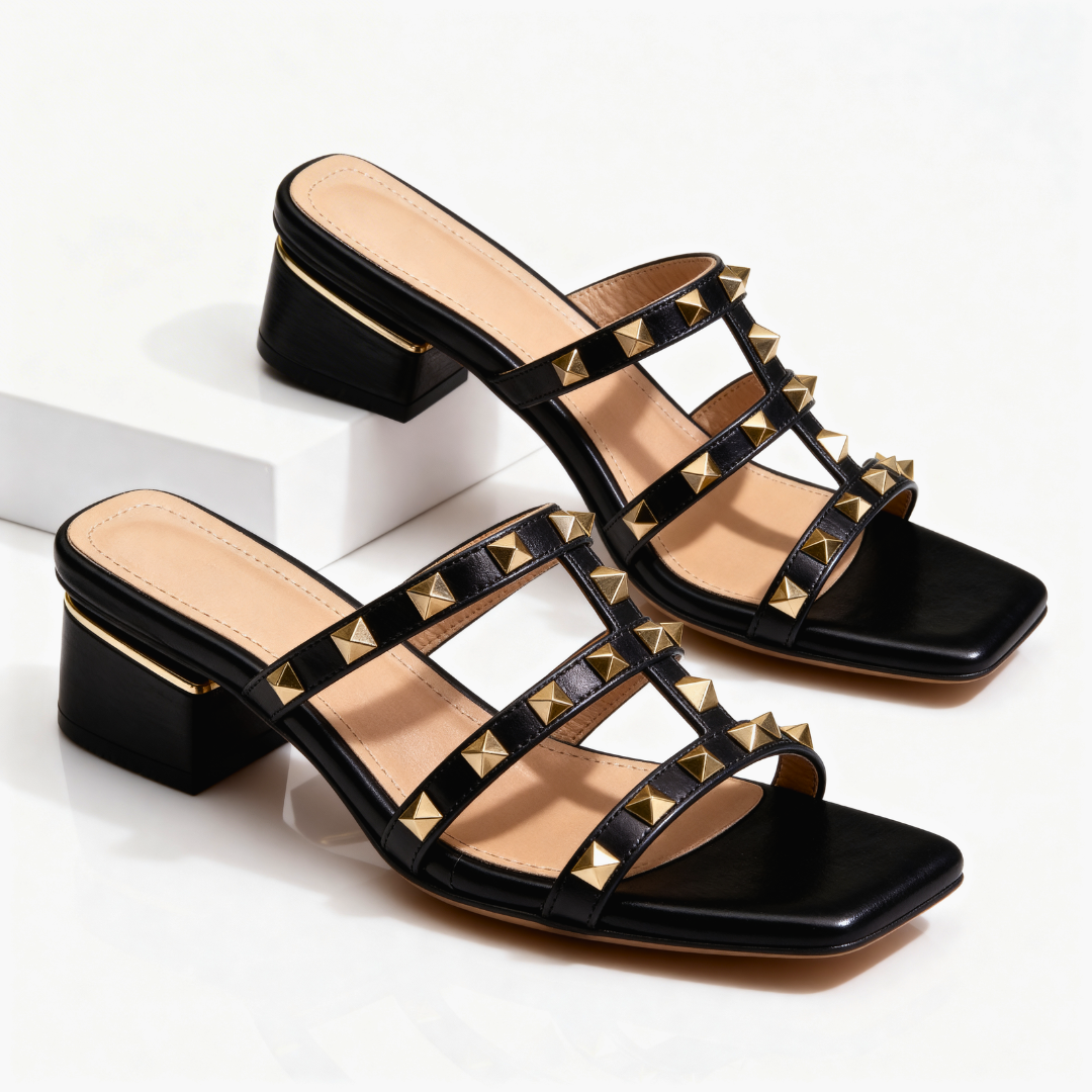 Lola | Sandalias con tachuelas