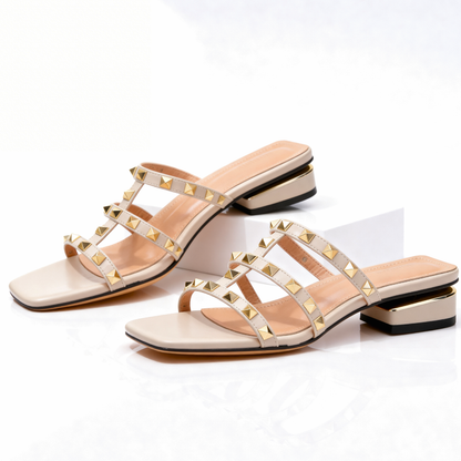 Lola | Sandalias con tachuelas