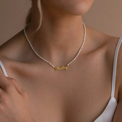 COLLIER AVEC PRÉNOM ET PERLES D'EAU DOUCE