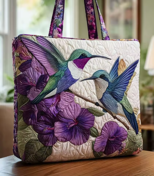 Bolso acolchado hecho a mano con colibríes