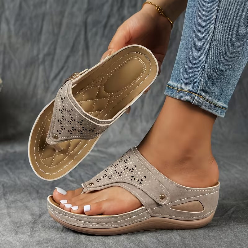 Sandalias con cuña: comodidad y sujeción