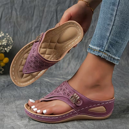 Sandalias con cuña: comodidad y sujeción