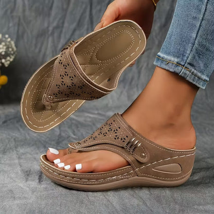 Sandalias con cuña: comodidad y sujeción