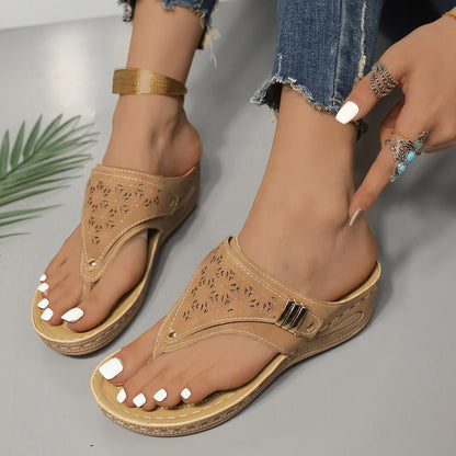 Sandalias con cuña: comodidad y sujeción