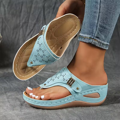 Sandalias con cuña: comodidad y sujeción